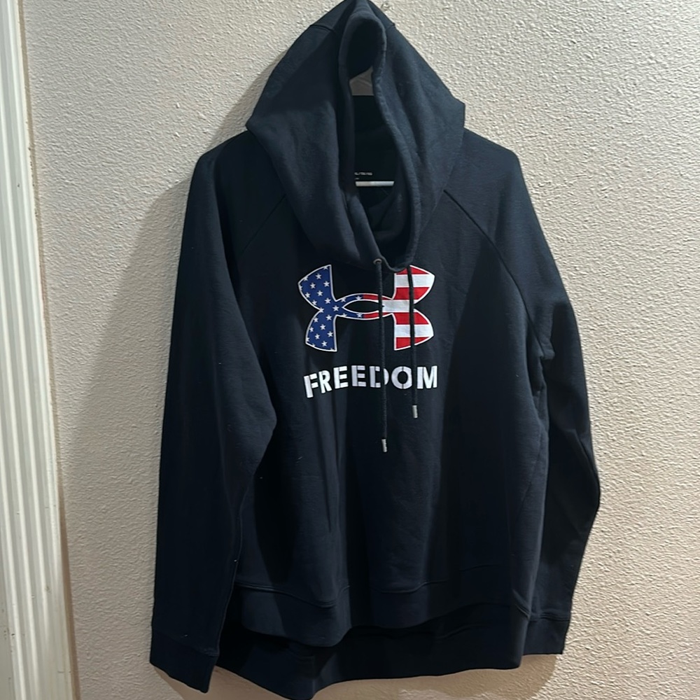 Black Under Armour sweatshirt